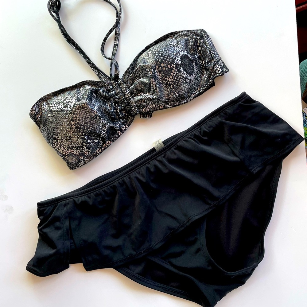 Vs Victoria secret’s black bikini bottom with skirt medium